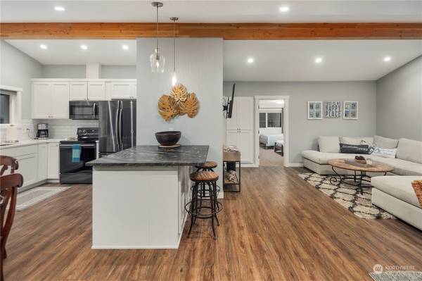 $182 / 2br - Ubicación ideal en la codiciada comunidad de Driftwood Shores Beach (Isla Camano, WA)64210696646145123