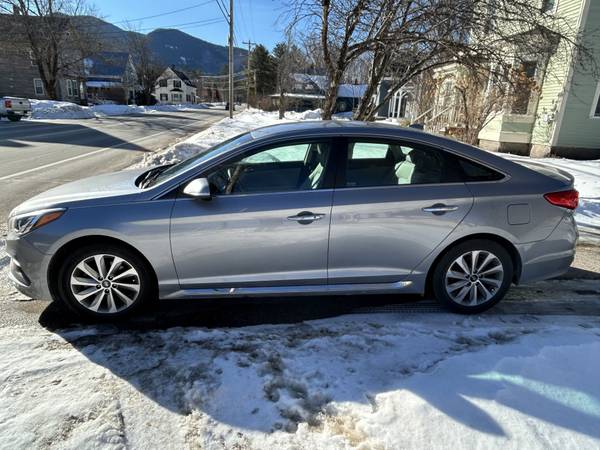 2016 HYUNDAI SONATA SPORT ONLY 61K CLEAN CAR - $10,495 - $10,49563615272414339121