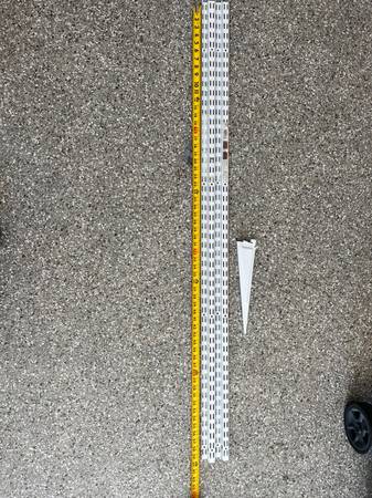 Shelf track 1
