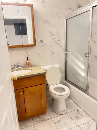 $3,000 / 3br - 3 br 1 1/2 bath (Bayside)64033633826563123