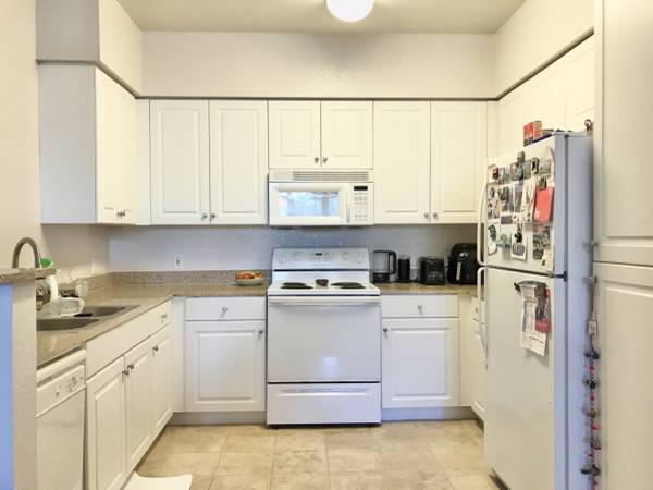 $2,400 / 1br - [UTC/UCSD] Furnished 1B/1B apartment sublease - $2400/month (San Diego)63845976336513124
