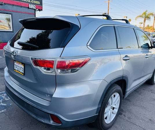 2015 Toyota Highlander LE - $15,99563440496685315124