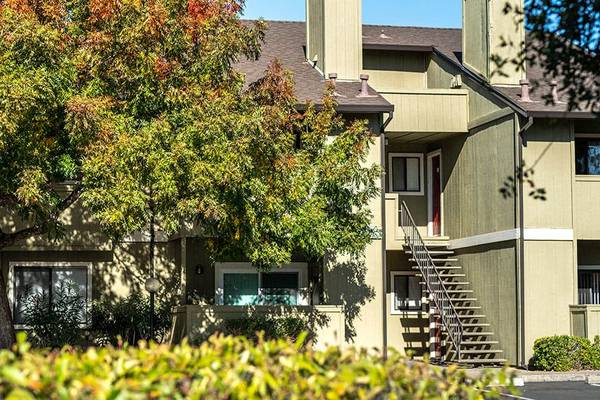 $2.200 / 2 habitaciones - 1012 pies² - Patio o balcón, alfombra, 2 habitaciones / 2 baños (5800 Woodside Dr, Rocklin, CA)63228460281857124
