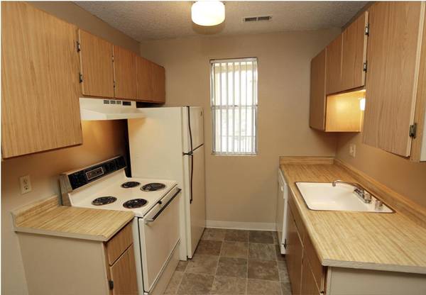 $994 / 2br - 728ft2 - Servicios, Fresco. Renta, Revelada. ¿Mes 2? ¡Gratis! (1698 Lenmar Drive)63658230233603124
