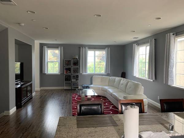 $1,400 / 1br - 121ft2 - Room for rent in upscale gated community (hayward / castro valley)63813613182979121