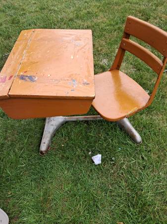 Vintage Elementary School Desk With Storage 1