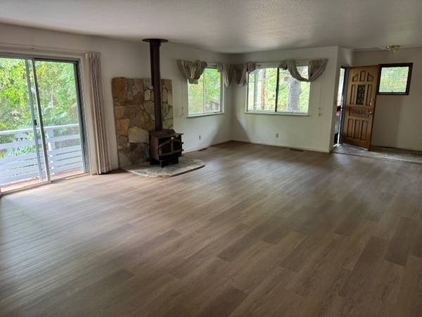 $1,800 / 2br - 1016ft2 - BEAUTIFUL DOWNTOWN MURPHYS (Murphys)63952108547202124