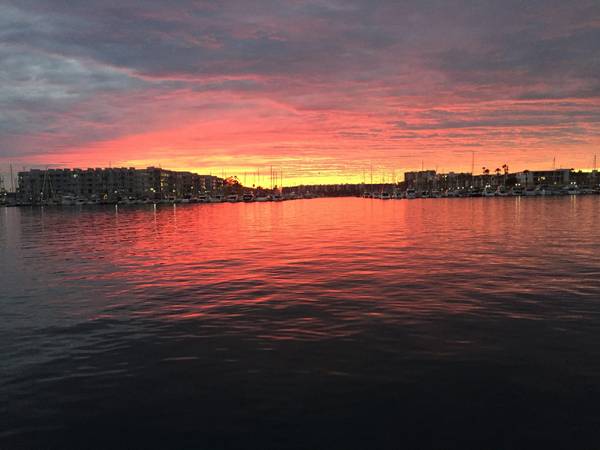 $2,333 / 1br - Safest area, on the water luxury, 24hr gym/sauna, peace of mind (Marina Del Rey)63857733917955122