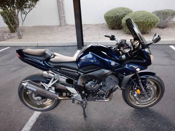 🍒🍒2009 Yamaha FZ1 29k miles new seats