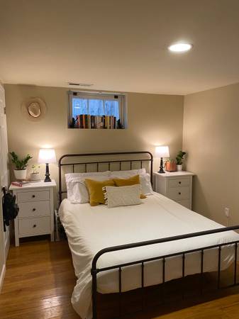 $1,400 / 2br - Adorable 2bed 2bath Overlook apartment (Overlook)63831397014785124