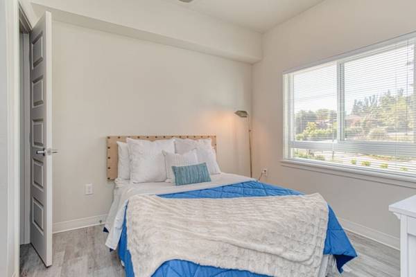 $1,799 / 2br - 776ft2 - 2/BD, Situated in Burien!, Cat & Dog Friendly63870756735873122