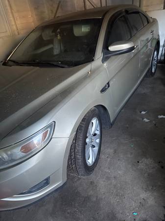 2011 Ford Taurus Sel AWD 1