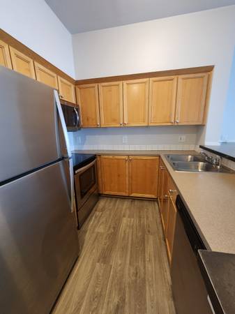 $1,899 / 1br - 705ft2 - Come Home To Calm Waters63808107109763121