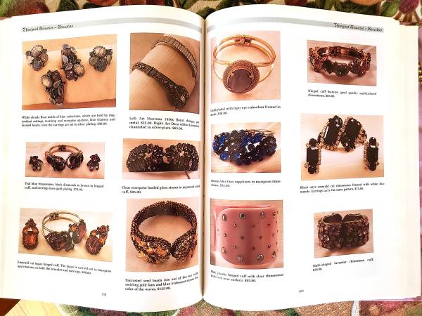 Unsigned Beauties of Costume Jewelry : Identification and Values by Ma - $10 (Columbia, MO)63471026456193121