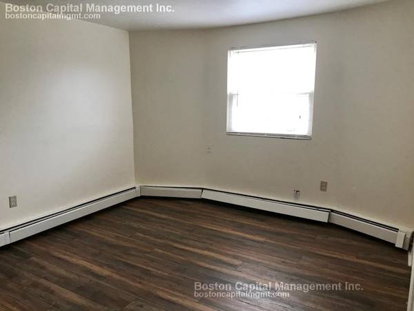 $2,050 / 1br - 1bed 1bath~$2050. Heat and Water Included63996547462914121