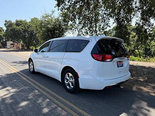 2019 Chrysler Pacifica Hybrid Touring Plus 4dr Mini Van - $20995.00 (alameda)63613191710851123