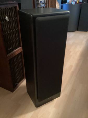 Vintage (1) One Single Technics 3-Way Floor Speaker - $80 (Altamonte Springs)63441524624769121