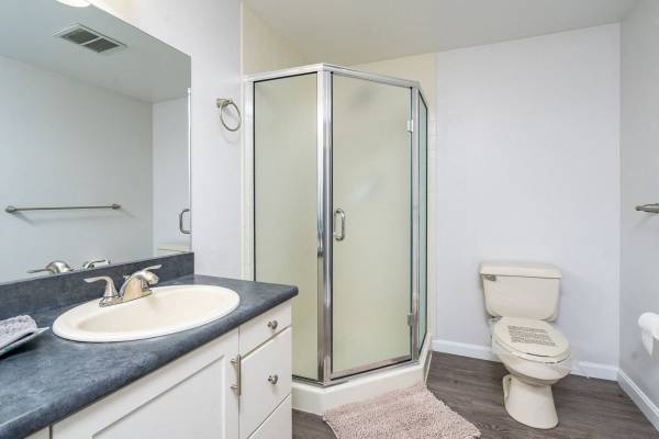 $2,585 / 2br - 1140ft2 - Open Floor Plan, Scenic View, Balcony (180 Woodbury St, Manchester, NH)63932056069123122