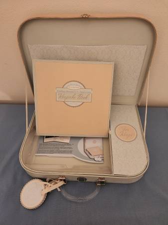 WEDDING KEEPSAKE BOX 1