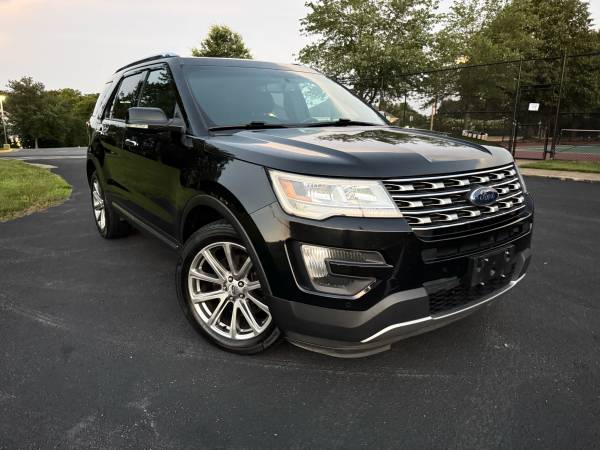 Ford Explorer Limited 4WD 2016 - $9,999 (Centreville)63616306322433121