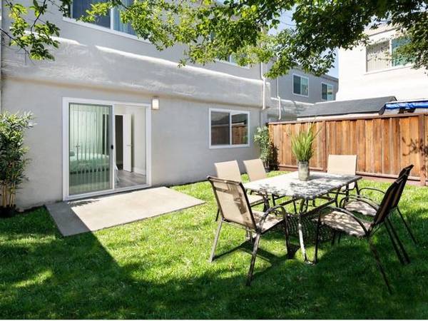 $3,148 / 3br - 950ft2 - Rara Oportunidad: Refugio con Oasis en el Patio Trasero (hayward / castro valley)63658079550211122