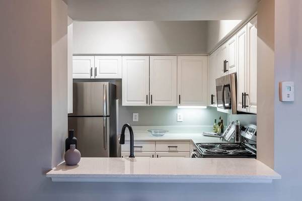 $2,315 / 2br - SIN HOA y sin requisitos estrictos de crédito 1/1 y 2/2 disponibles AHORA (West Palm Beach)63825127982467121