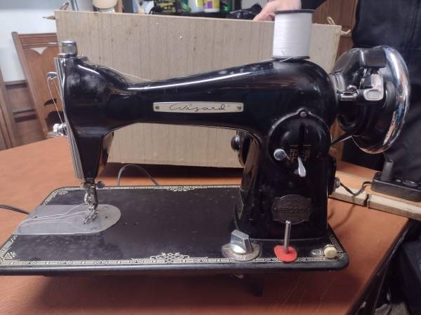 Precision Vintage Sewing Machine 1