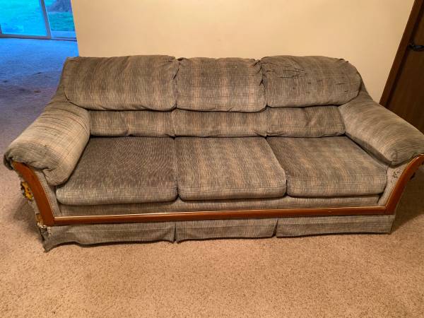Free Couch 1