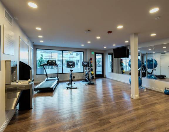 $2,150 GET a FREE MTH! Luxury Features - Elevators, Ultra-fast Internet (Hillcrest)63657157226371123