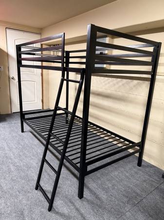 Metal twin over twin bunk bed 1