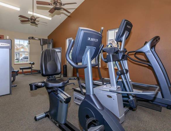 $1,650 / 2br - ASK FOR A TOUR! - Convenient 2 Bedroom | Townhome Layouts Available (Tigard)63845978651777121