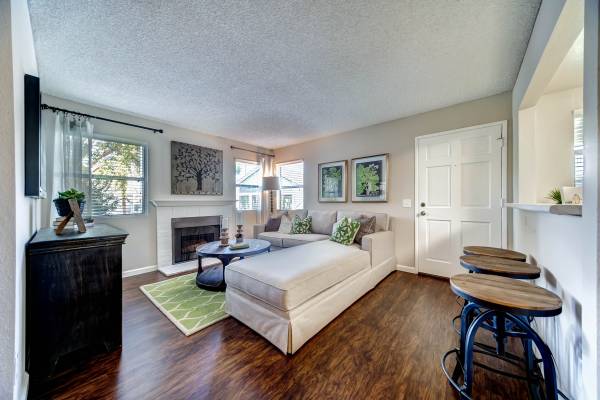$2,588 / 2br - 900ft2 - ¡2 DORMITORIOS 1 BAÑO! ¡APARCAMIENTO RESERVADO! (SHADOWRIDGE EN VISTA)63865815772803121
