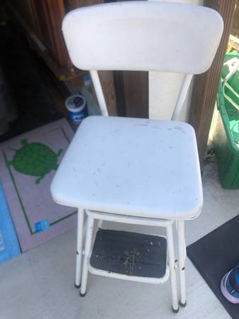 Stepstool/bar stool 1