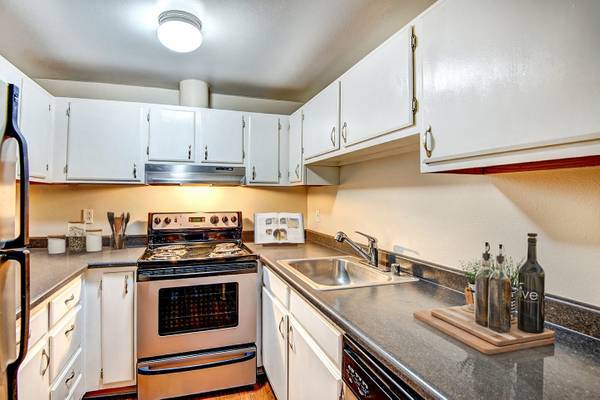 $1,350 / 436ft2 - Estudio, ubicado en Seattle, acceso con intercomunicador (2510 Western Avenue, Suite 100, Seattle, WA)63688443820163120