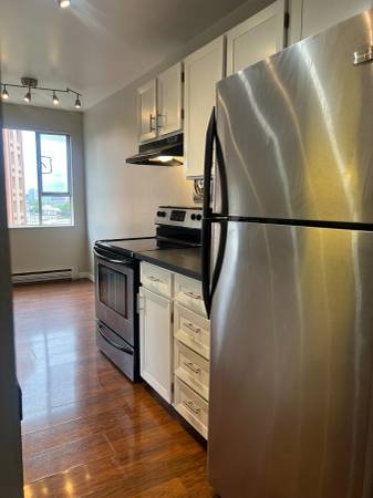 $1,850 / 2br - 856ft2 - ¿Buscas E S P A C I O Para Respirar? (Portland/Goose Hollow/SW Portland/PDX/Centro de PDX/OHSU)63842023364481124