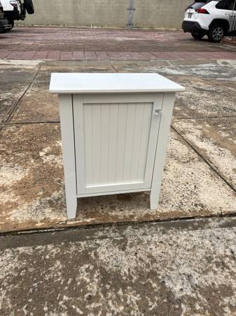 white night stand side table cabinet (delivery extra) 1