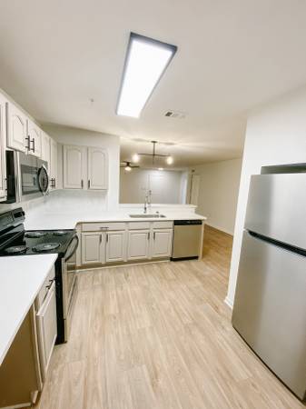 $1,499 / 3br - 1480ft2 - The Emerson - The Cambridge (Bowling Green)63700363249665120