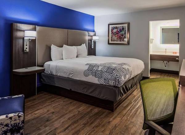 $550 / 1br - TARIFAS SEMANALES Y MENSUALES > 1 Habitación con Desayuno - Incluye TV Grande (Sacramento)63844736291841124