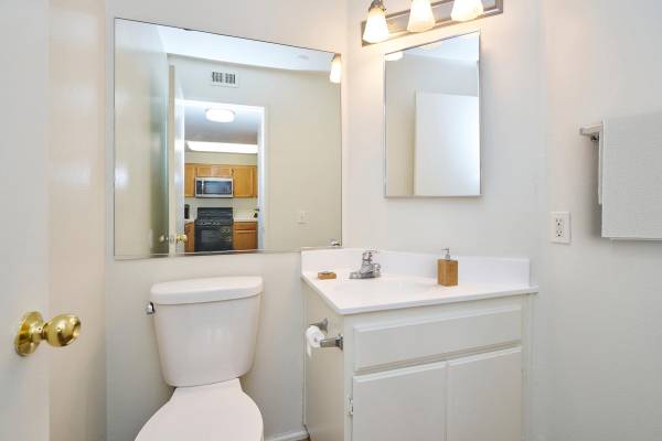 $2,719 / 2br - 957ft2 - Beautiful 2-Bedroom Townhome Hardwood Floors + In-Unit Washer & Dryer (18005 W. Anne's Circle, Los Angeles, CA)63700899825027120