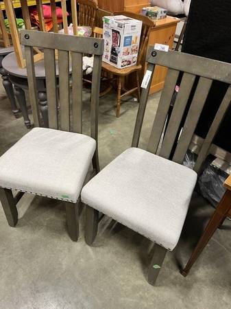 PAIR OF INDUSTRIAL DUTY MODERN DINING CHAIRS 1