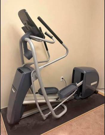 Precor Precision Series Elliptical Trainer 1