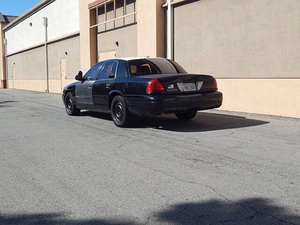 2007 Ford Crown Victoria Police Interceptor sedán de 4 puertas (eje 3.55) - $5,500 (- ¡Grandes autos, grandes precios! Llama hoy)63469741987713124