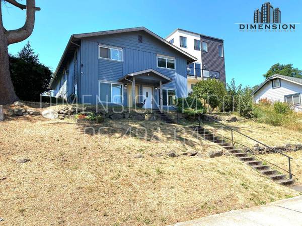 $1,625 / 2br - 840ft2 - 2 Bed 1 Bath Modern Fully Remodeled Tacoma Duplex With A Garage (Tacoma)63659499664897120