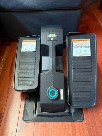 Cubii Jr. Compact Under Desk Elliptical Bike Pedal Portable Exerciser 1