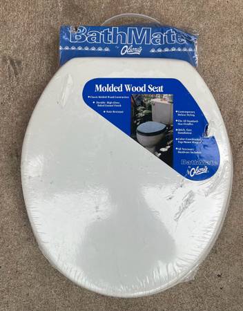 NEW - White Bathmate Molded Wood Round Toilet Seat - $20 (Manassas)629040720564491223