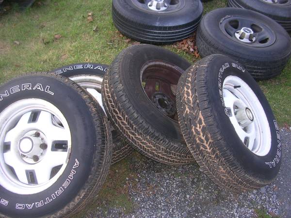 set of rims w/ good tires off of a bronco 2 will fit ranger 1