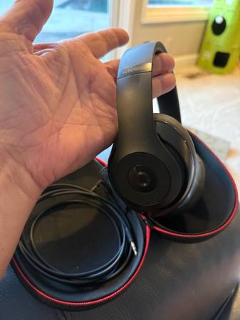 Beats Studio Wireless B0501 - electronics - by owner - sale