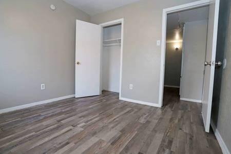 $1,500 / 2br - 965ft2 - Ceiling Fans, Public Transportation, Walk-in Closet (5875 Mountain Valley Ln, Dallas, TX)63867603403777122