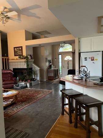 $800 / 3br - Casa compartida (Cool)63952103615107122