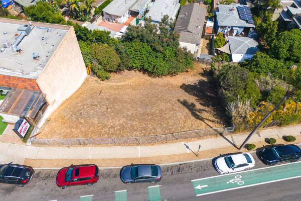 $1 / 8136ft2 - MIXED USE DEVELOPMENT OPP (OCEAN BEACH)64150319712642124